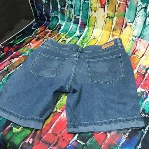 Levi Strauss signature brand size 14 ladies‎ Jean shorts - Picture 2 of 8